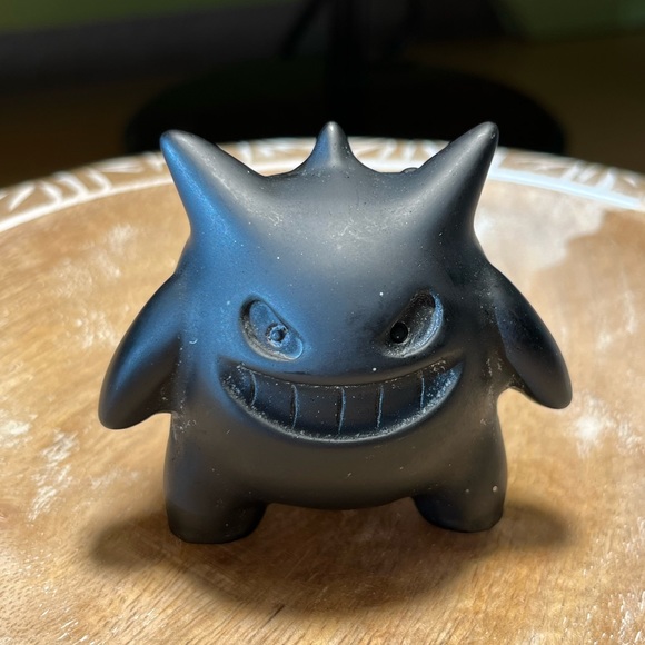 Natural Black Obsidian Quartz Crystal Carved Pokémon Gengar Figurine - Picture 3 of 13